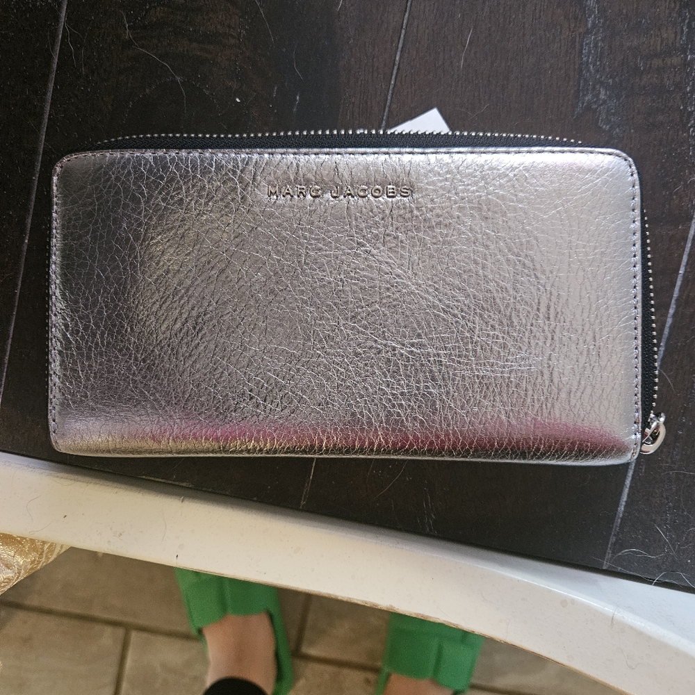 Marc Jacobs silver wallet
